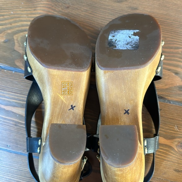 Coach Adessa Heels - Picture 6 of 6